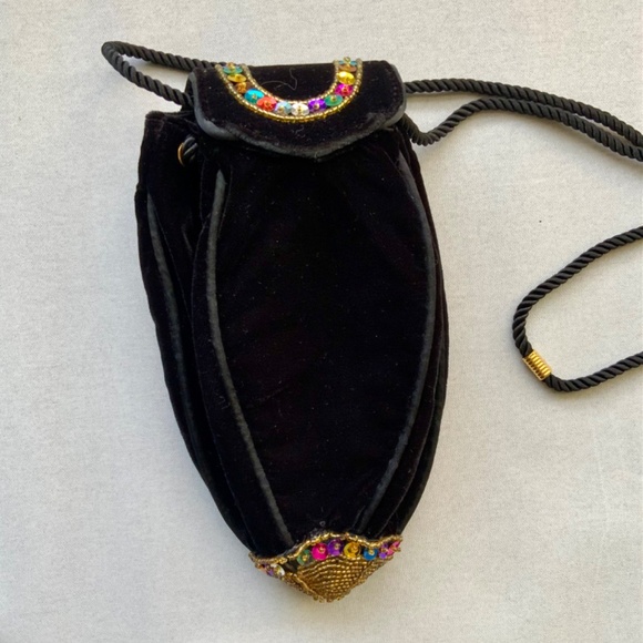 VINTAGE MAGIE NOIRE LANCÔME BLACK VELVET SEQUINED CROSSBODY EVENING BAG PURSE - Picture 7 of 9